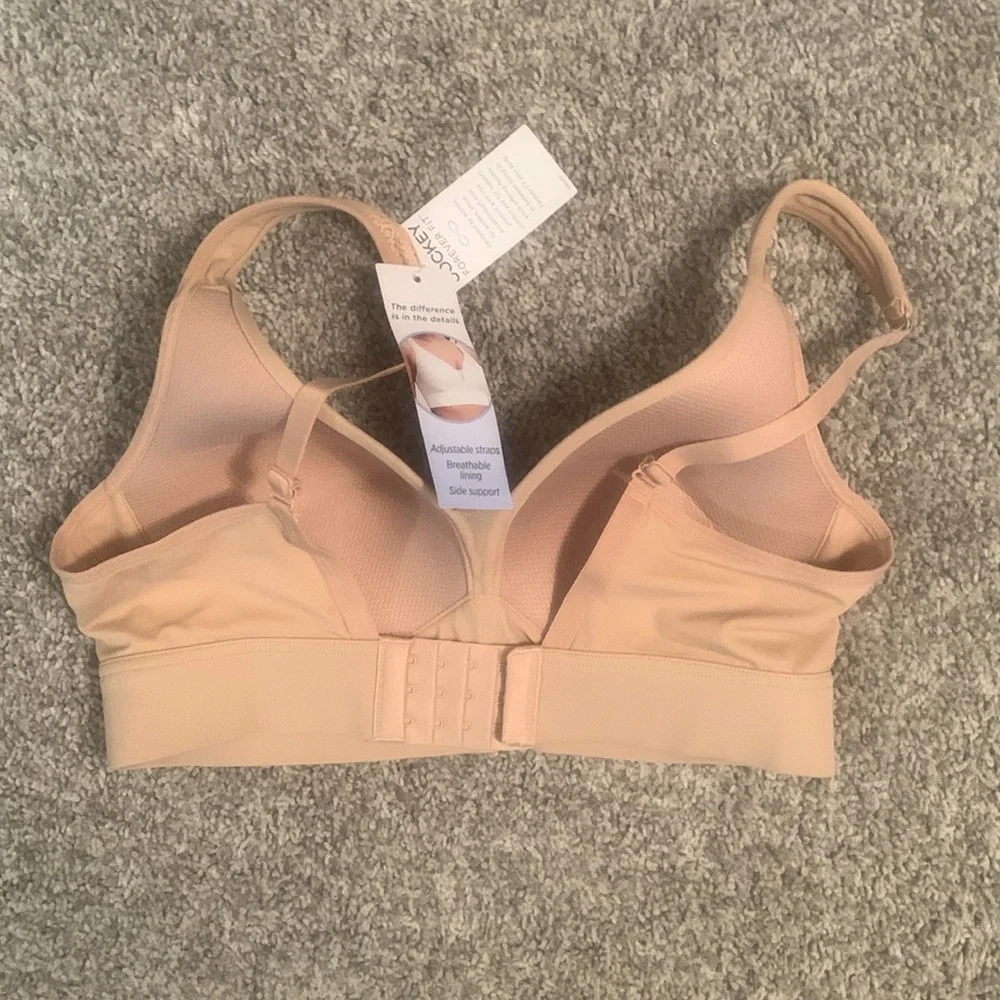 NWT Jockey Forever Fit Bra. - Picture 2 of 3